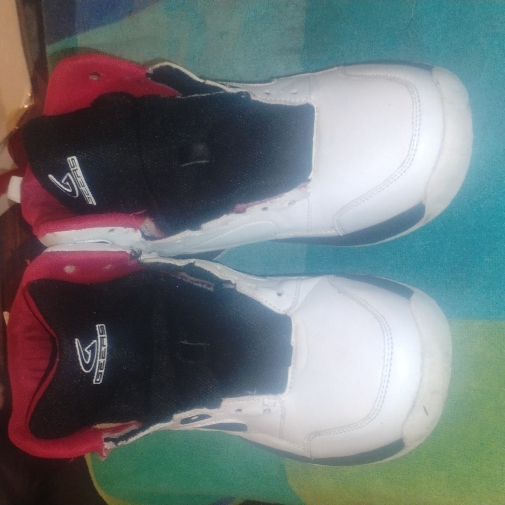 2 Pairs Of Men's Athletic Shoes - Picture 5 of 6